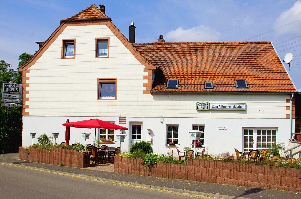 Zum-Altbreitenfelderhof Hotel Exterior photo